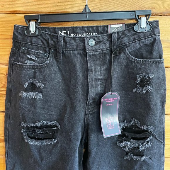 NWT No Boundaries Distressed women's 90's Jeans Size 5 - Picture 6 of 10